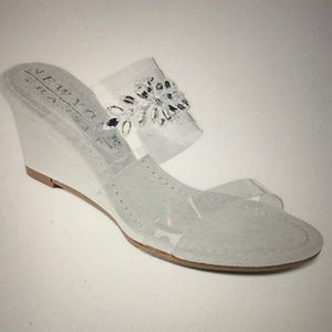 Wedge sandal invisible band sparkle design